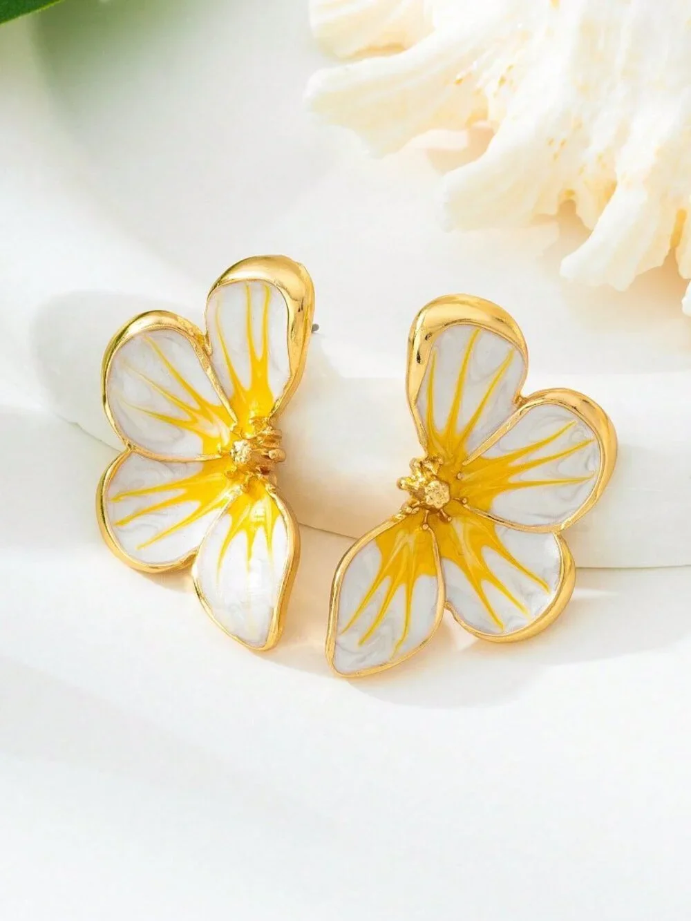Sexy Women's Enamel Golden flower Drop Earrings